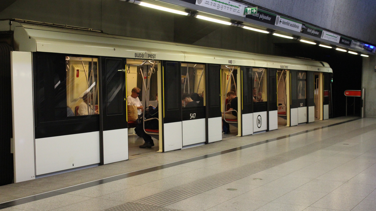 Будапешт, Alstom Metropolis AM4-M4 № 547