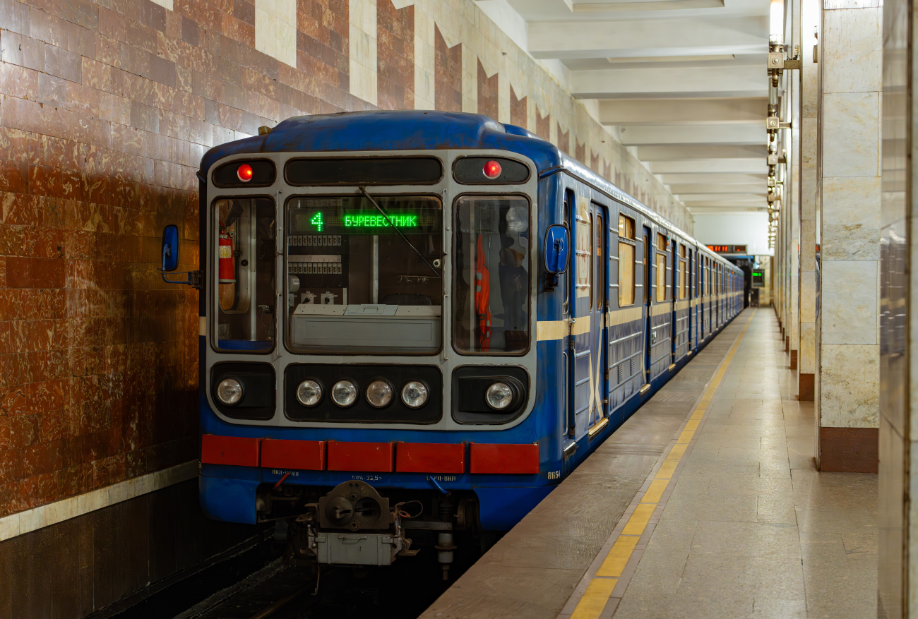 Нижний Новгород, 81-717 (ЛВЗ) № 8654
