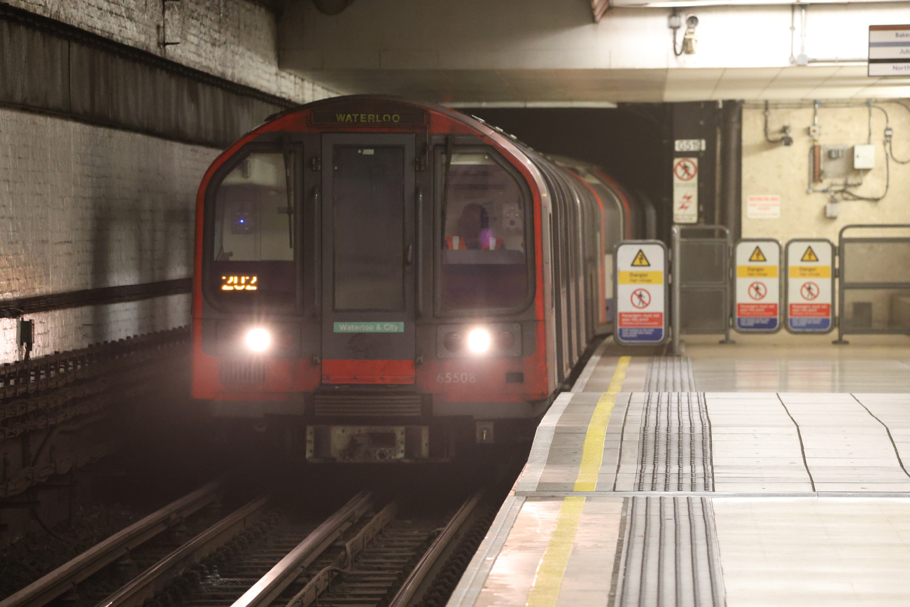 Лондон, London Underground 1992 Stock № 65508