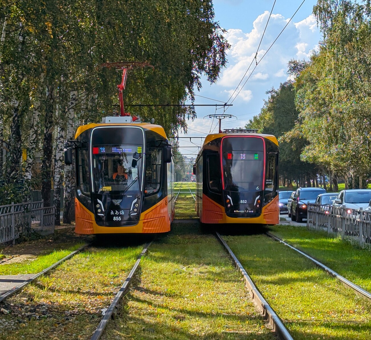 Jekaterynburg, 71-639 «Kastor» Nr 855; Jekaterynburg, 71-639 «Kastor» Nr 852 Jekaterynburg, 71-639 «Kastor» Nr 855; Jekaterynburg, 71-639 «Kastor» Nr 852