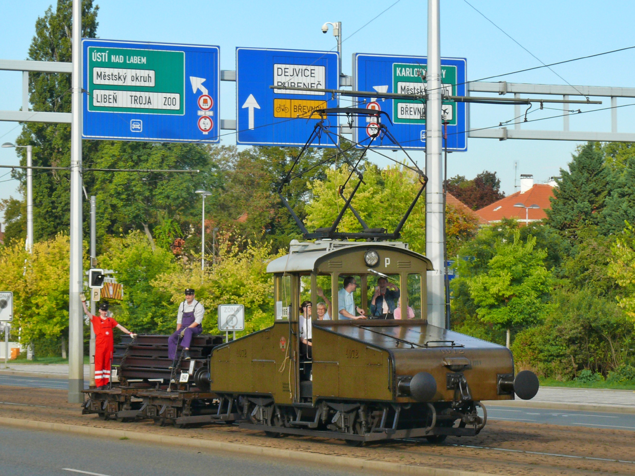 Praha, Electric locomotive č. 4072; Praha — 150th anniversary of Prague's urban transport Praha, Electric locomotive č. 4072; Praha — 150th anniversary of Prague's urban transport
