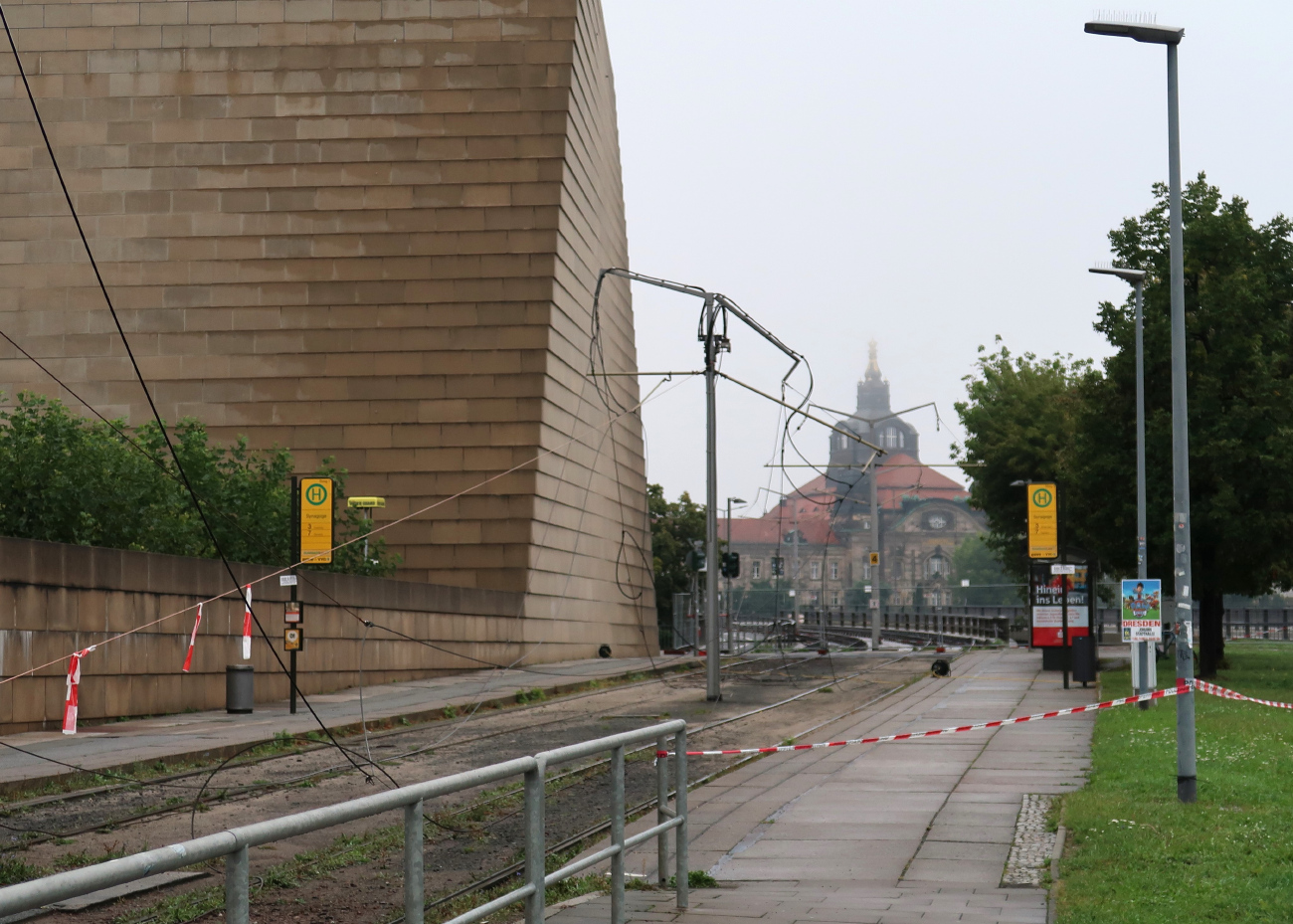 Дрезден — Трамвайные линии и инфраструктура; Дрезден — Частичное обрушение моста Каролабрюкке (11.09.2024)