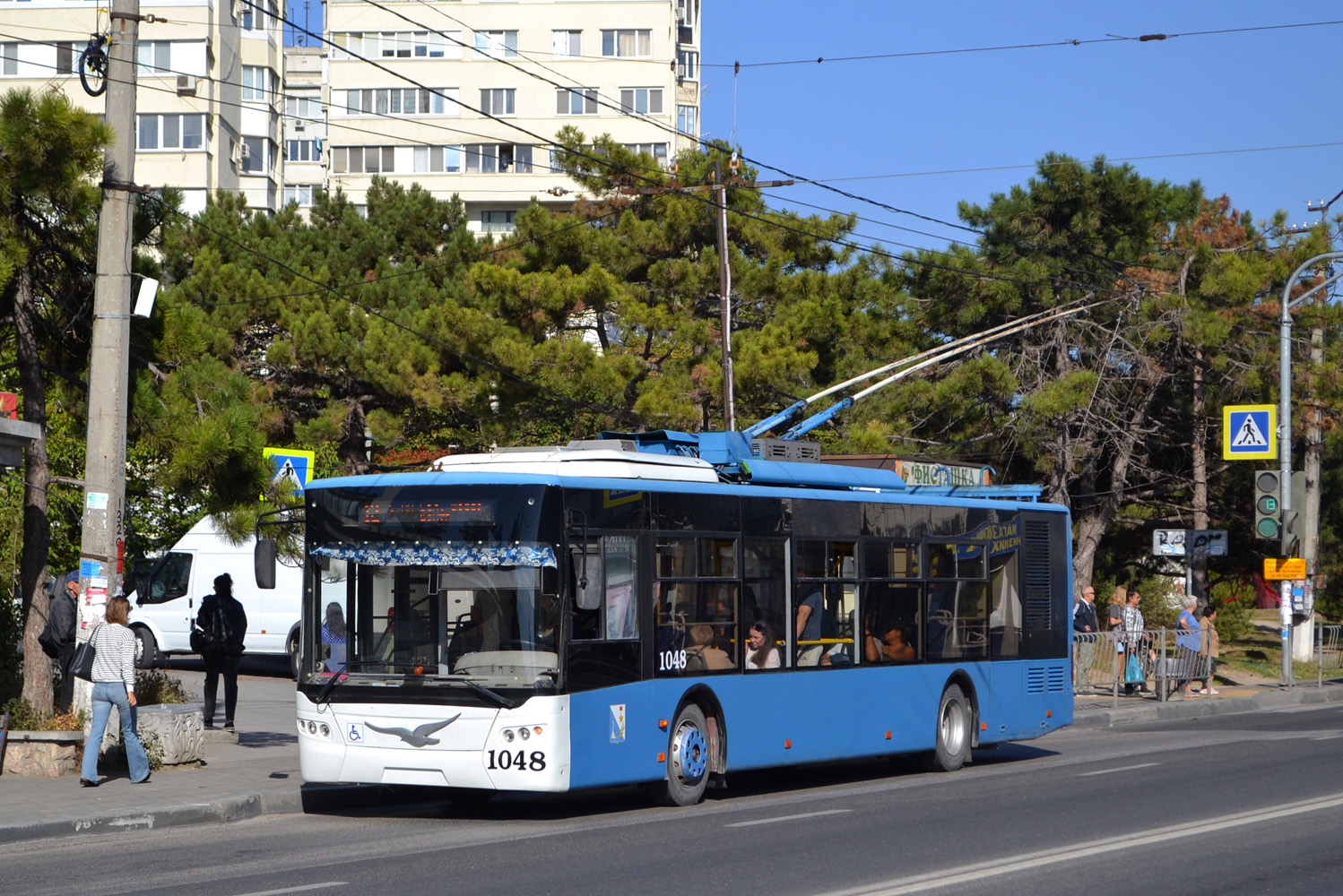 Севастополь, LAZ E183A1 № 1048