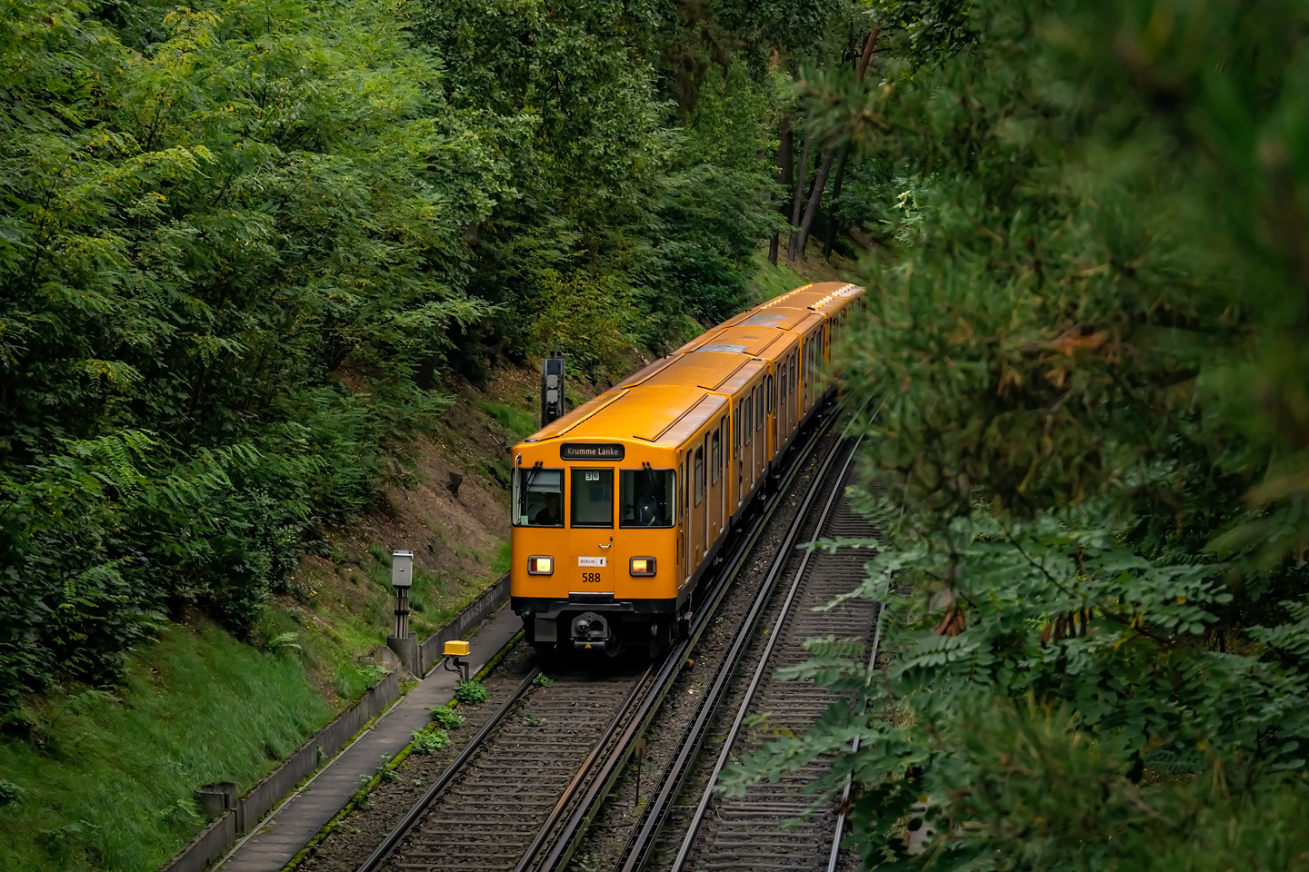 Берлин, BVG A3L92.2 № 588
