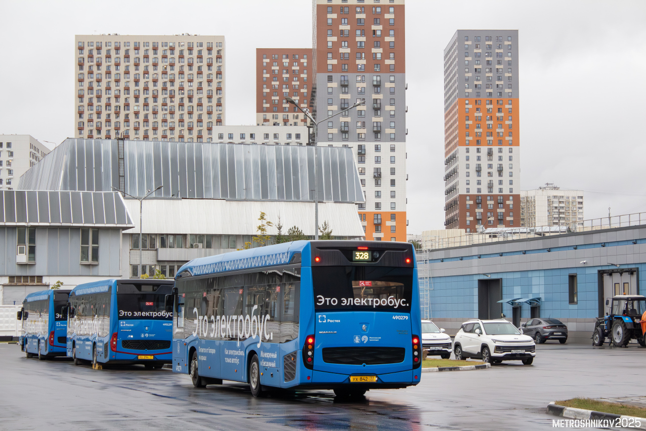 Москва, КАМАЗ-6282 № 490279