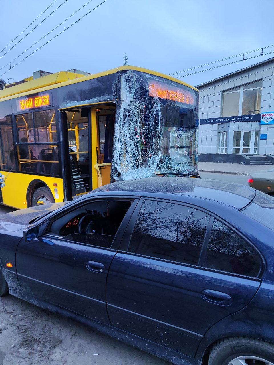 Poltava, Bogdan T70117 č. 129; Poltava — Miscellaneous photos Poltava, Bogdan T70117 č. 129; Poltava — Miscellaneous photos