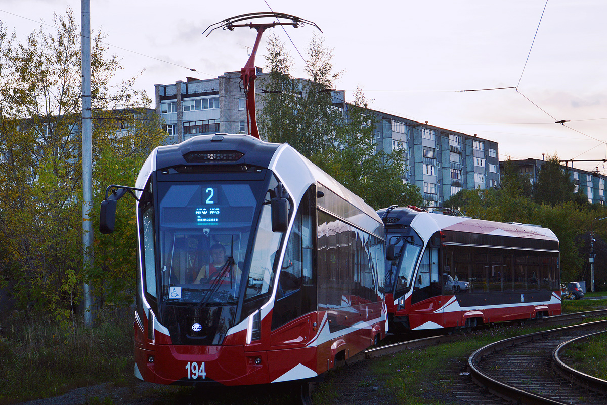 Череповец, 71-911ЕМ «Львёнок» № 194; Череповец, 71-911ЕМ «Львёнок» № 195