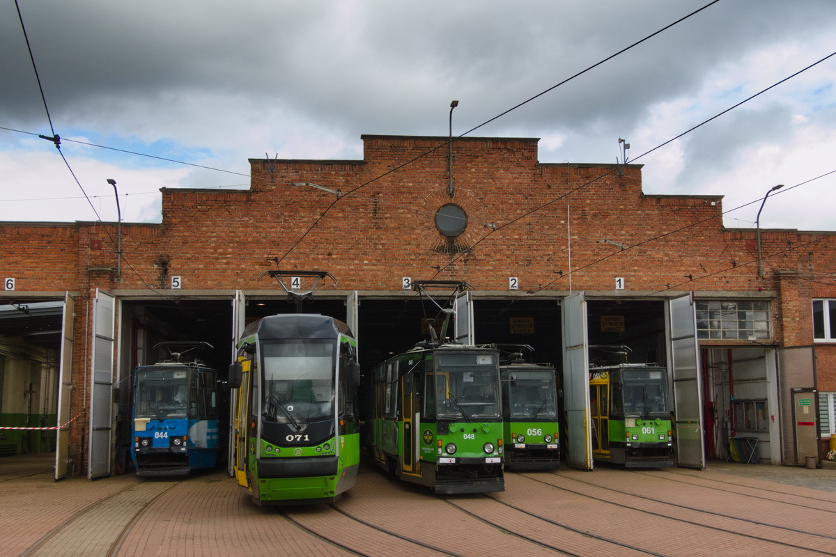 Elbląg, Modertrans Moderus Beta MF 09 AC № 071; Elbląg, Konstal 805Na № 048; Elbląg — The open day of tram depot — 23.08.2025