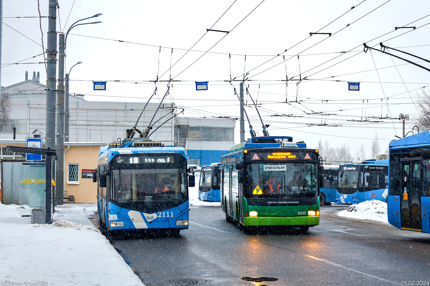 Санкт-Петербург, БКМ 32100D № 2111; Санкт-Петербург, ВМЗ-5298.01 (ВМЗ-463) № 5332