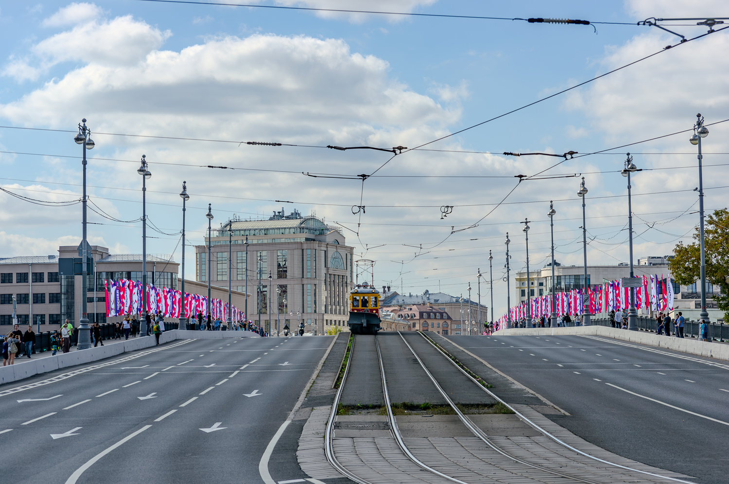 Москва — Осенний парад и выставка ретротранспорта 6 сентября 2025 Москва — Осенний парад и выставка ретротранспорта 6 сентября 2025