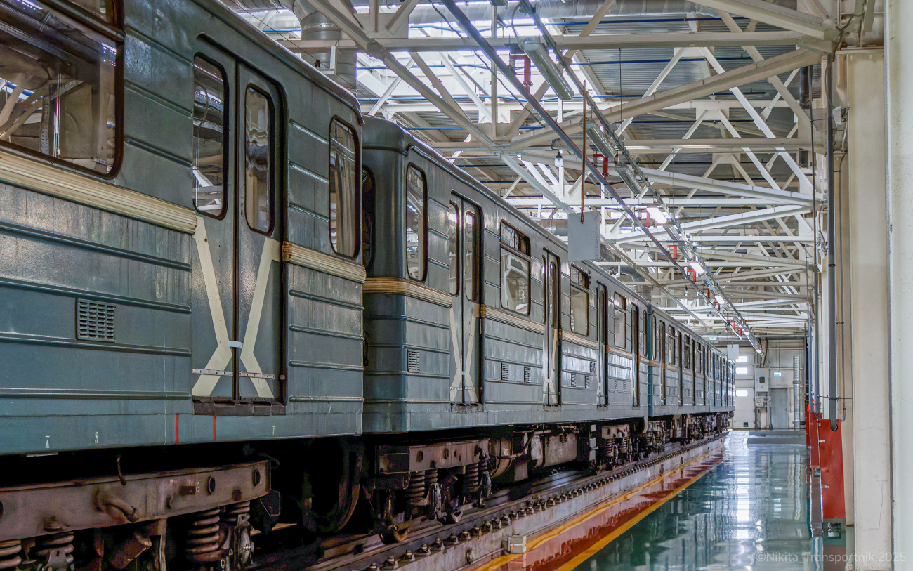 Moszkva, 81-717.5 (LVZ/VM) — 8893