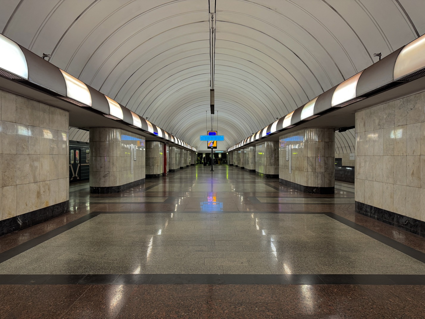 Москва — Метрополитен — [10] Люблинско-Дмитровская линия