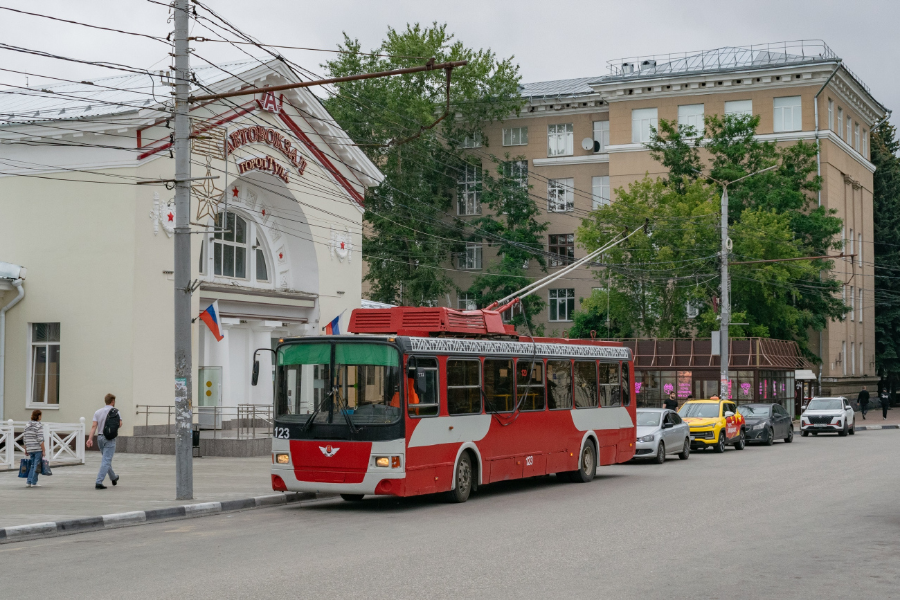 Тула, ЛиАЗ-5280 № 123