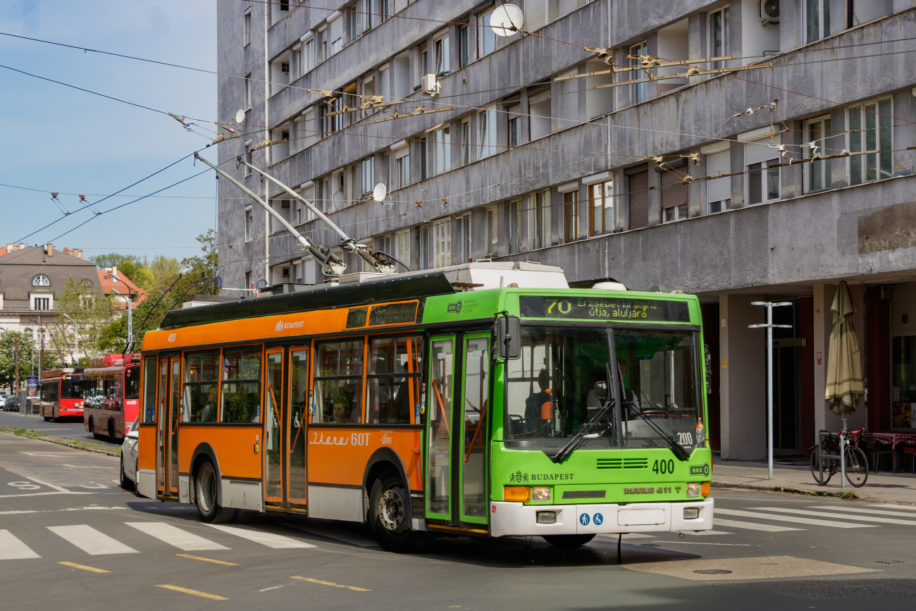 Budapest, Ikarus 411T № 400