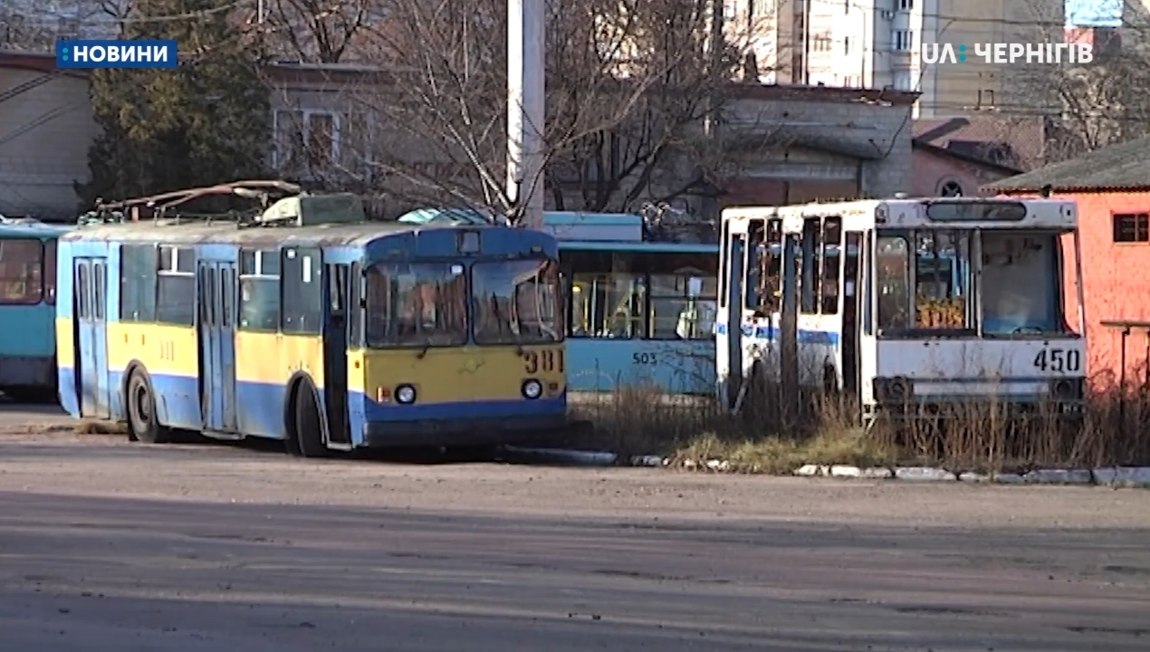 Чернигов, ЮМЗ Т2 № 450; Чернигов, ЗиУ-682В-012 [В0А] № 381