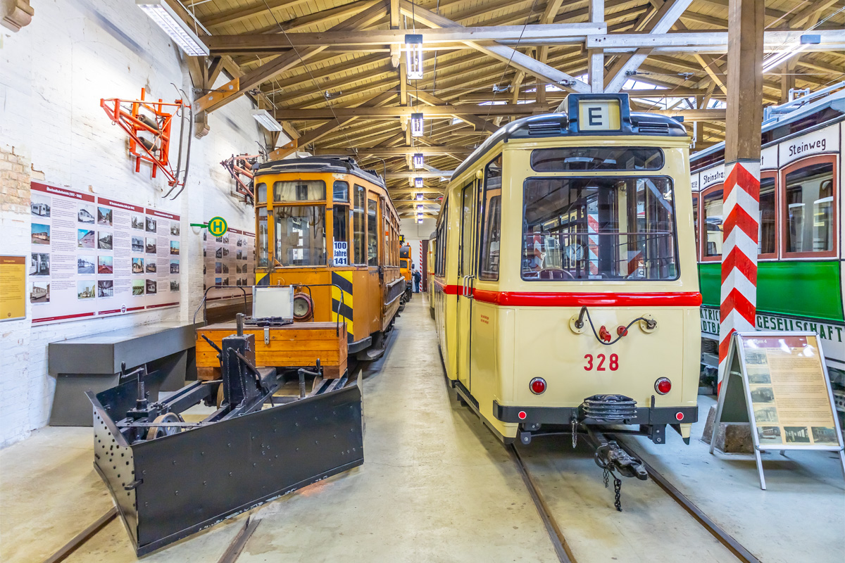 Галле, Снегоочиститель № M6; Галле, Gotha EB54 № 328