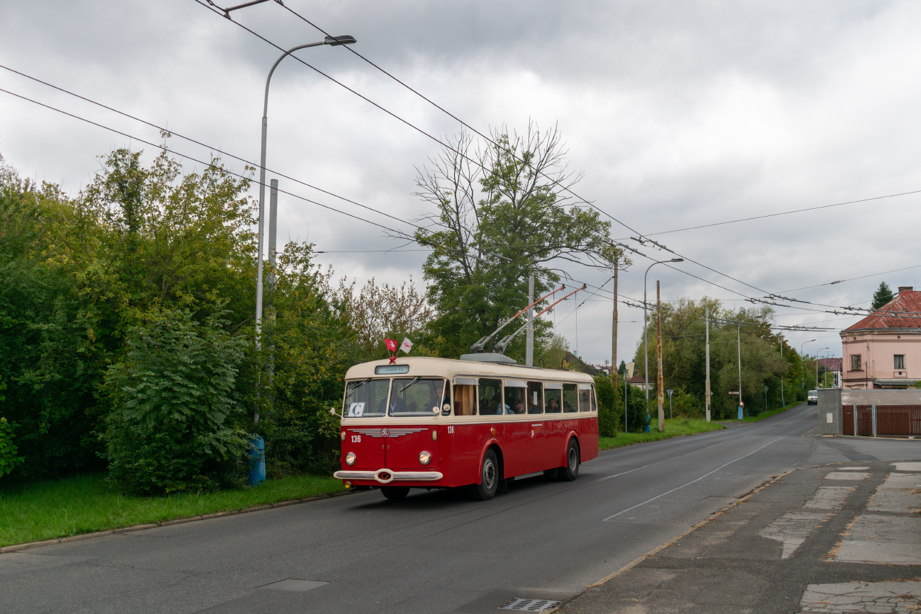 帕杜比赤, Škoda 8Tr9 # 136 (302); 特普利策 — Anniversary: 130 years of electric rails in Teplice (27.09.2025); 特普利策 — Trolleybuses of other cities