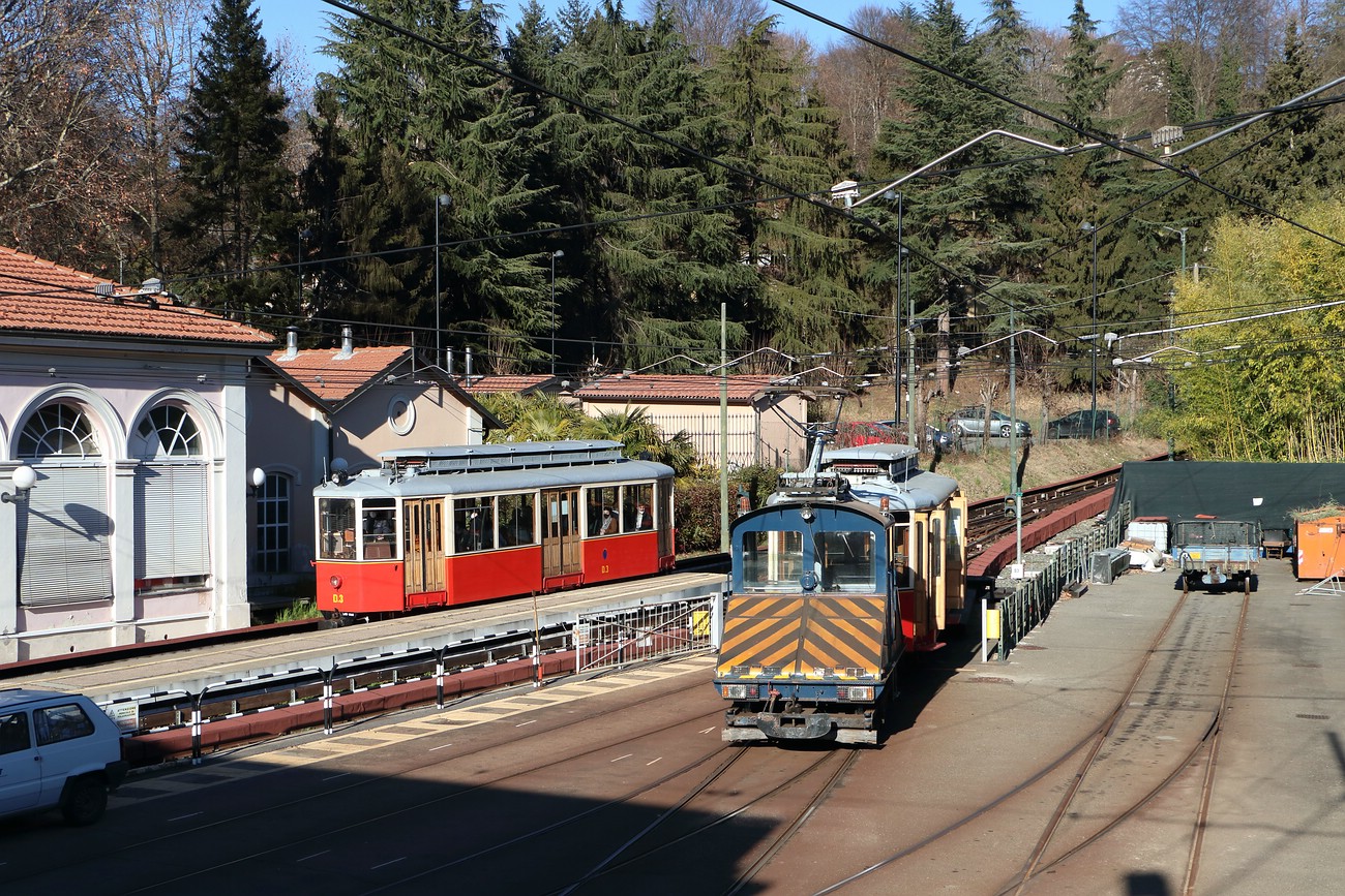 Турин, Четырёхосный моторный вагон № D.3; Турин, Электровоз № T450