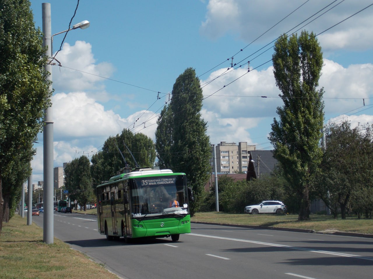 Harkiva, LAZ E183A1 № 2107