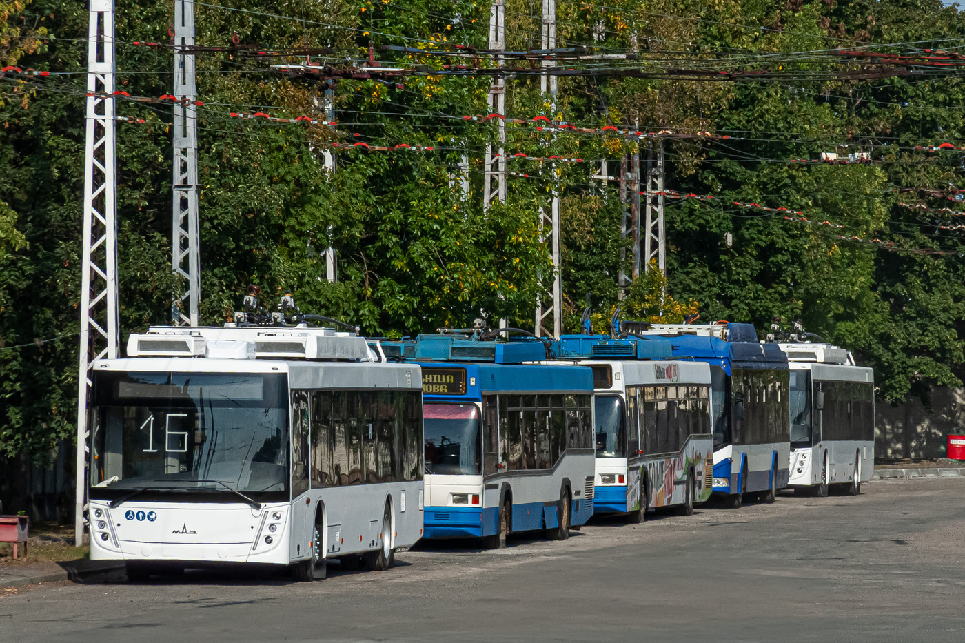Brest — New rolling stock before the assignment of on-board numbers
