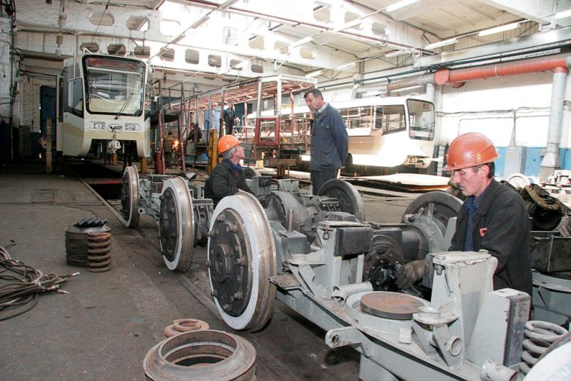 Stary Oskol, 71-619K č. 90; Stary Oskol, 71-605 (KTM-5M3) č. 90; Stary Oskol, 71-619K č. 92; Stary Oskol — Tramway depot