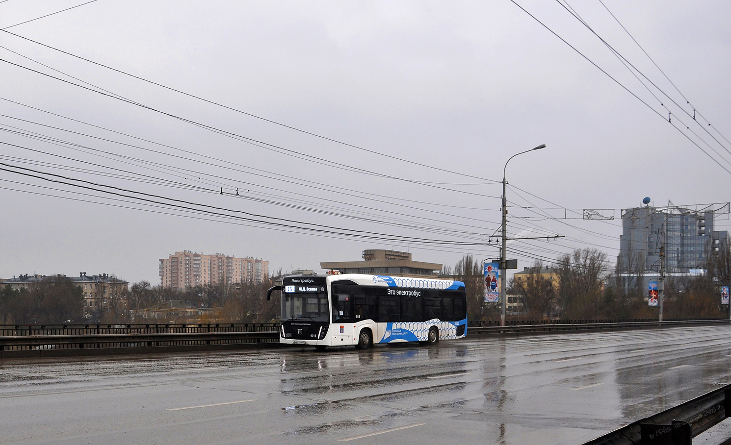 Волгоград, КАМАЗ-6282 № 8015