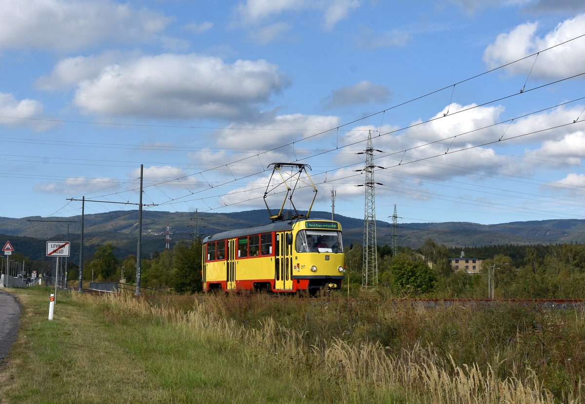 Мост ― Литвинов, Tatra T3M.3 № 257