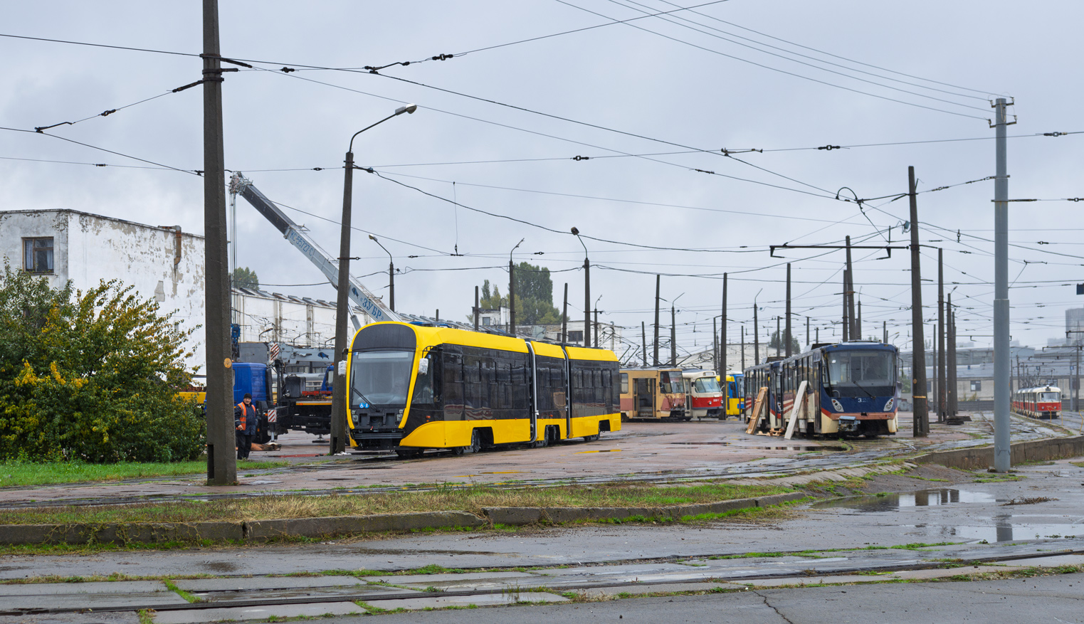 Киев, К1Т306 № 5021; Киев, К1 № 320; Киев — Трамвайные депо: Дарницкое
