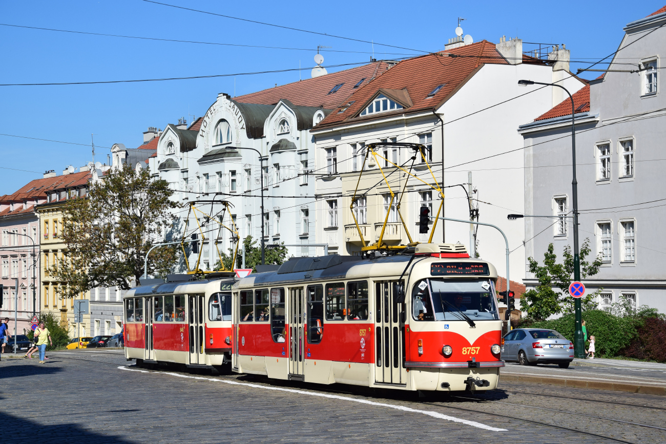 Prága, Tatra T3R.PLF — 8757