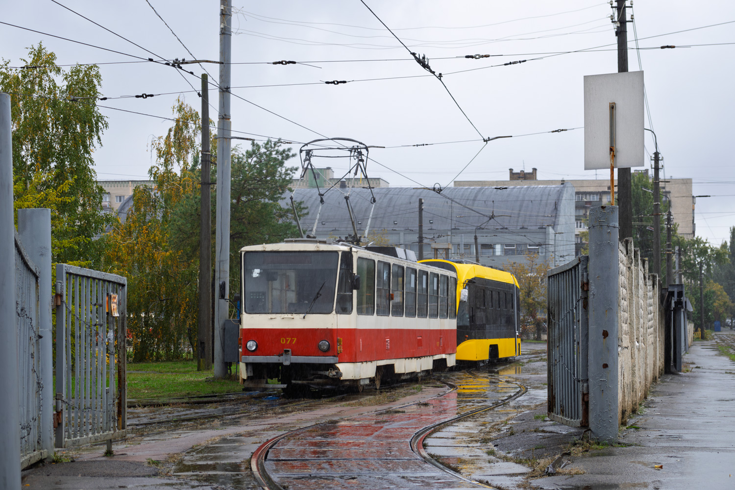 Киев, Tatra T6B5SU № 077; Киев — Трамвайные депо: Дарницкое