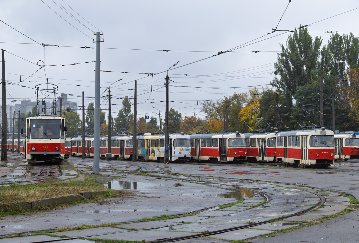 Киев, Tatra T6B5SU № 077; Киев, Tatra T3SU № 5461; Киев — Трамвайные депо: Дарницкое