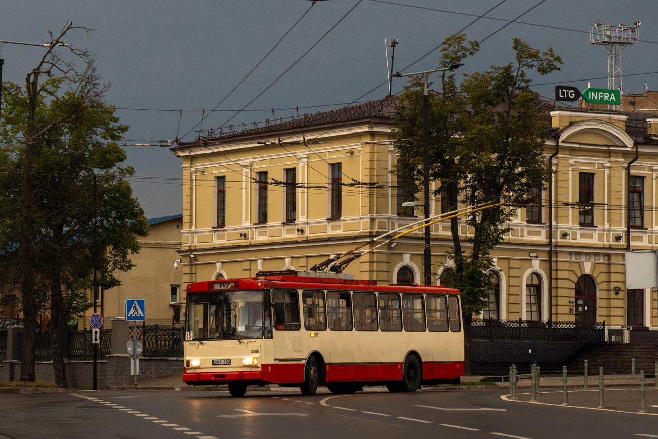 Вильнюс, Škoda 14Tr13/6 № 2588
