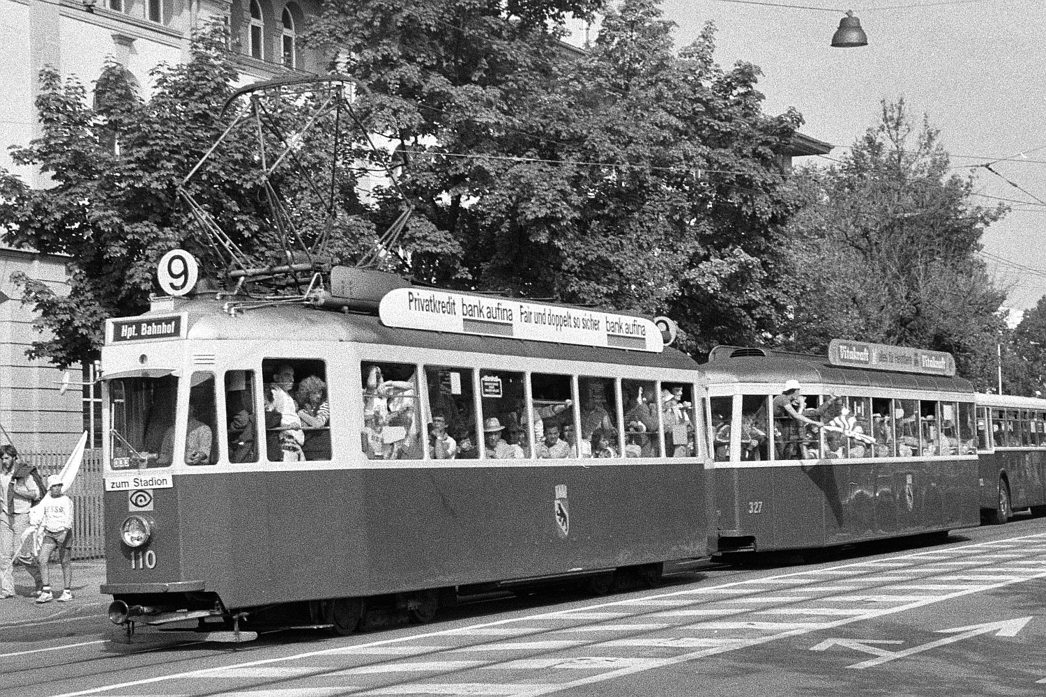 Берн, SWS/MFO/BBC Be 4/4 № 110; Берн, FFA/SWP B4 № 327