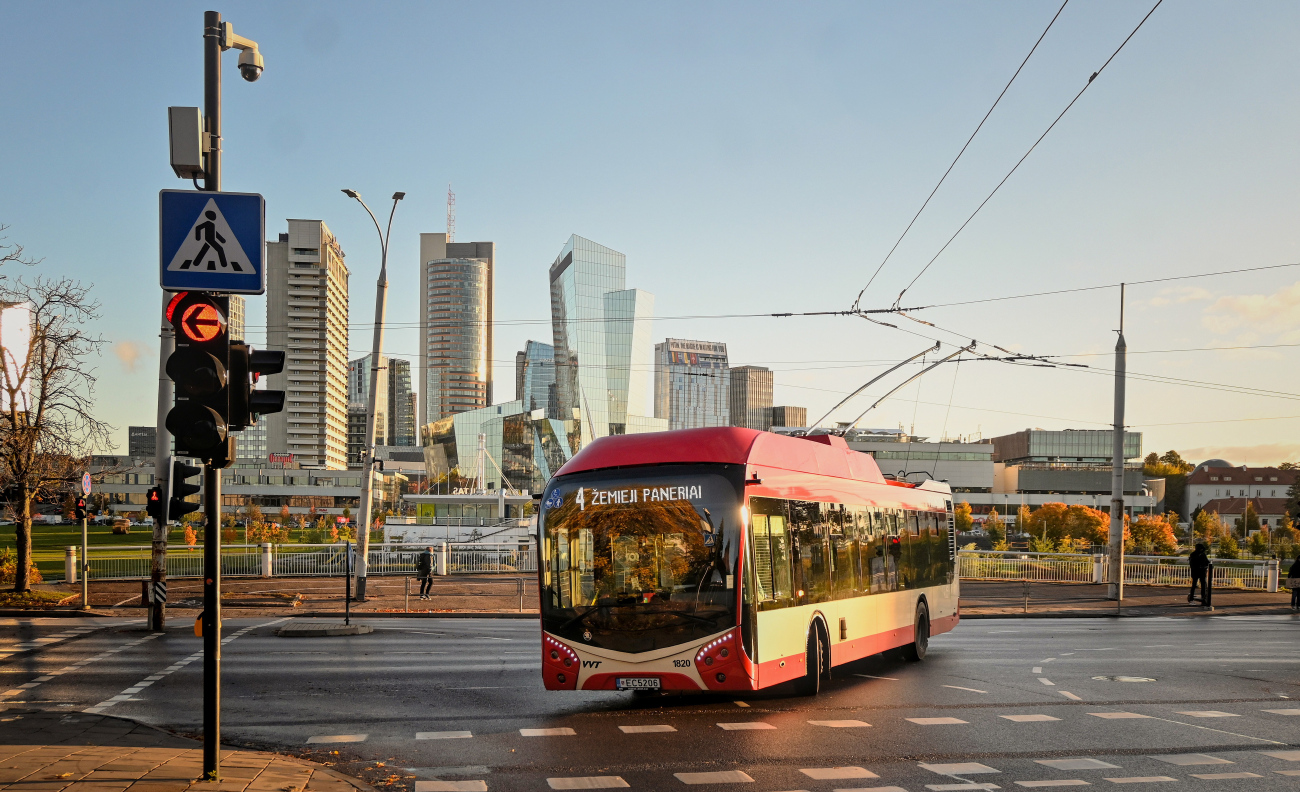 Вильнюс, Škoda 32Tr SOR № 1820