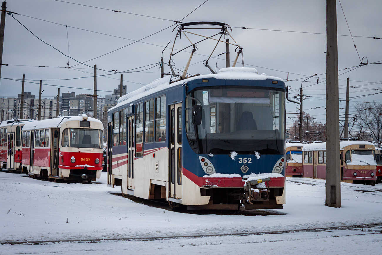 Kijev, Tatra T3 Br. 5637; Kijev, K1M Br. 352