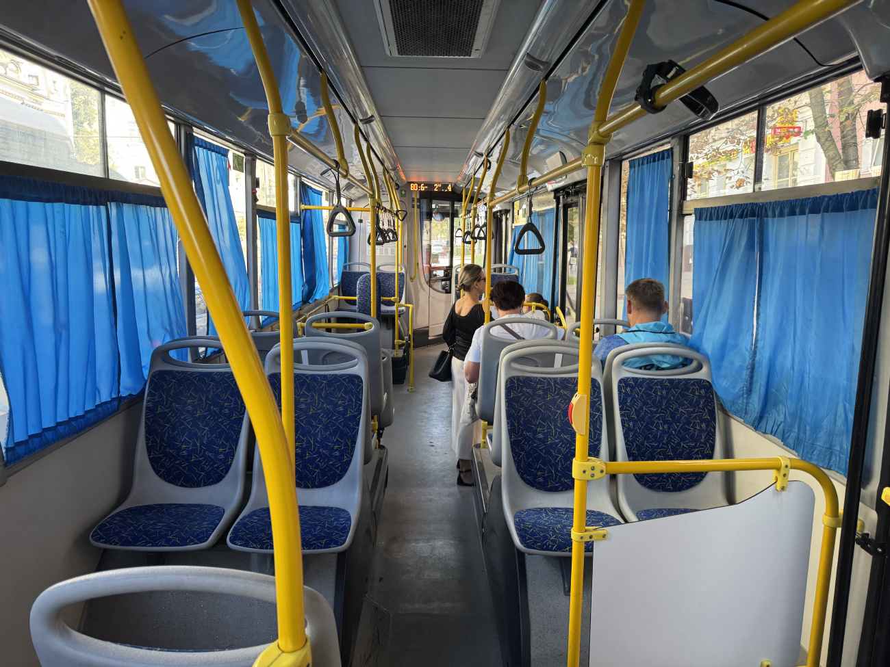 Ростов-на-Дону, УТТЗ-6241-10-02 «Горожанин» № 106