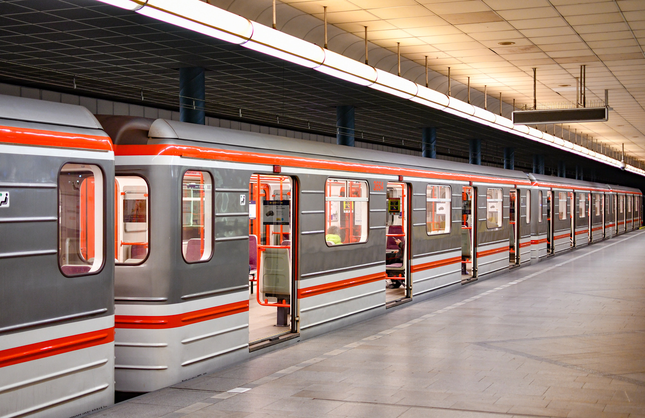 Прага, 4Mt (81-71M) № 3654; Прага — Метрополитен: линия B