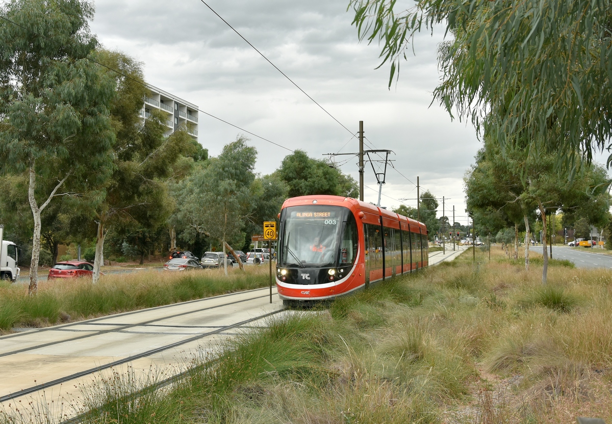 Canberra, CAF Urbos 100 — 003