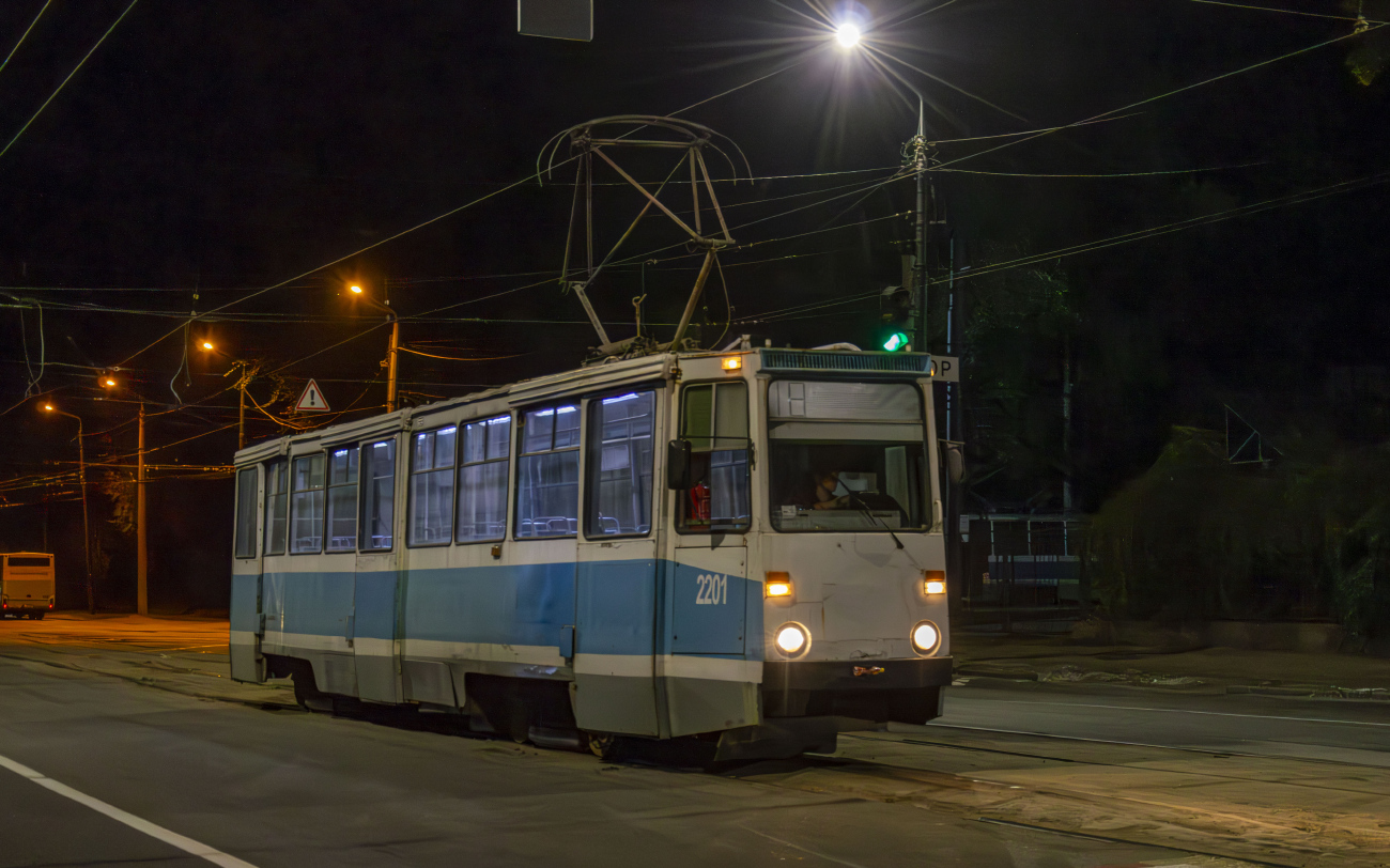 დნიპრო, 71-605 (KTM-5M3) № 2201