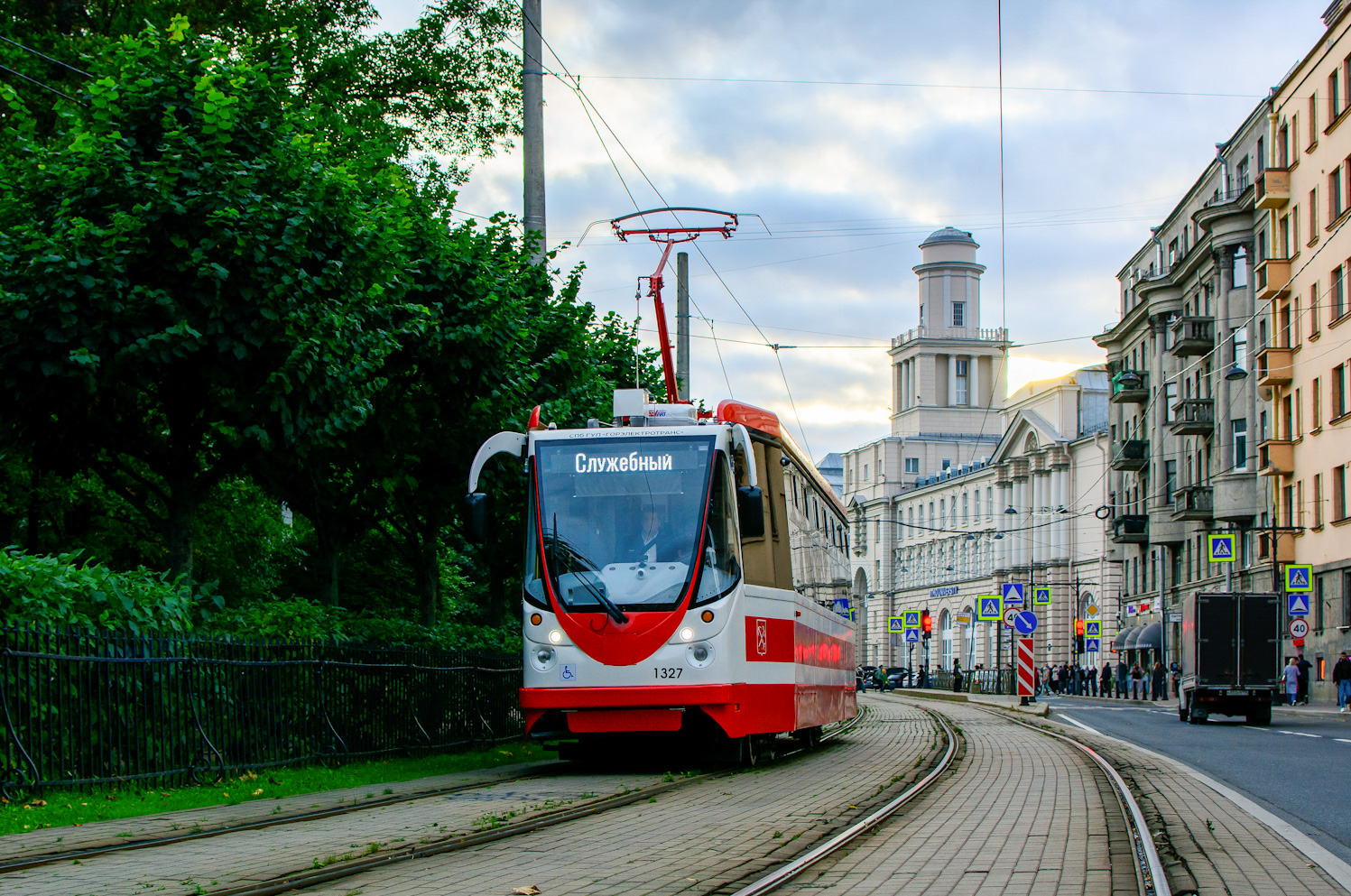 Sankt-Peterburg, 71-134A (LM-99AVN) № 1327 Sankt-Peterburg, 71-134A (LM-99AVN) № 1327