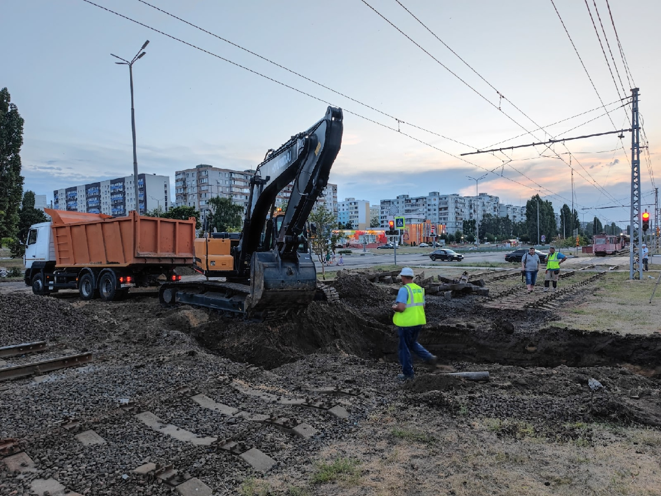 Stary Oskol — Construction works at the Aleksey Ugarov avenue — 9 July 2022 Stary Oskol — Construction works at the Aleksey Ugarov avenue — 9 July 2022
