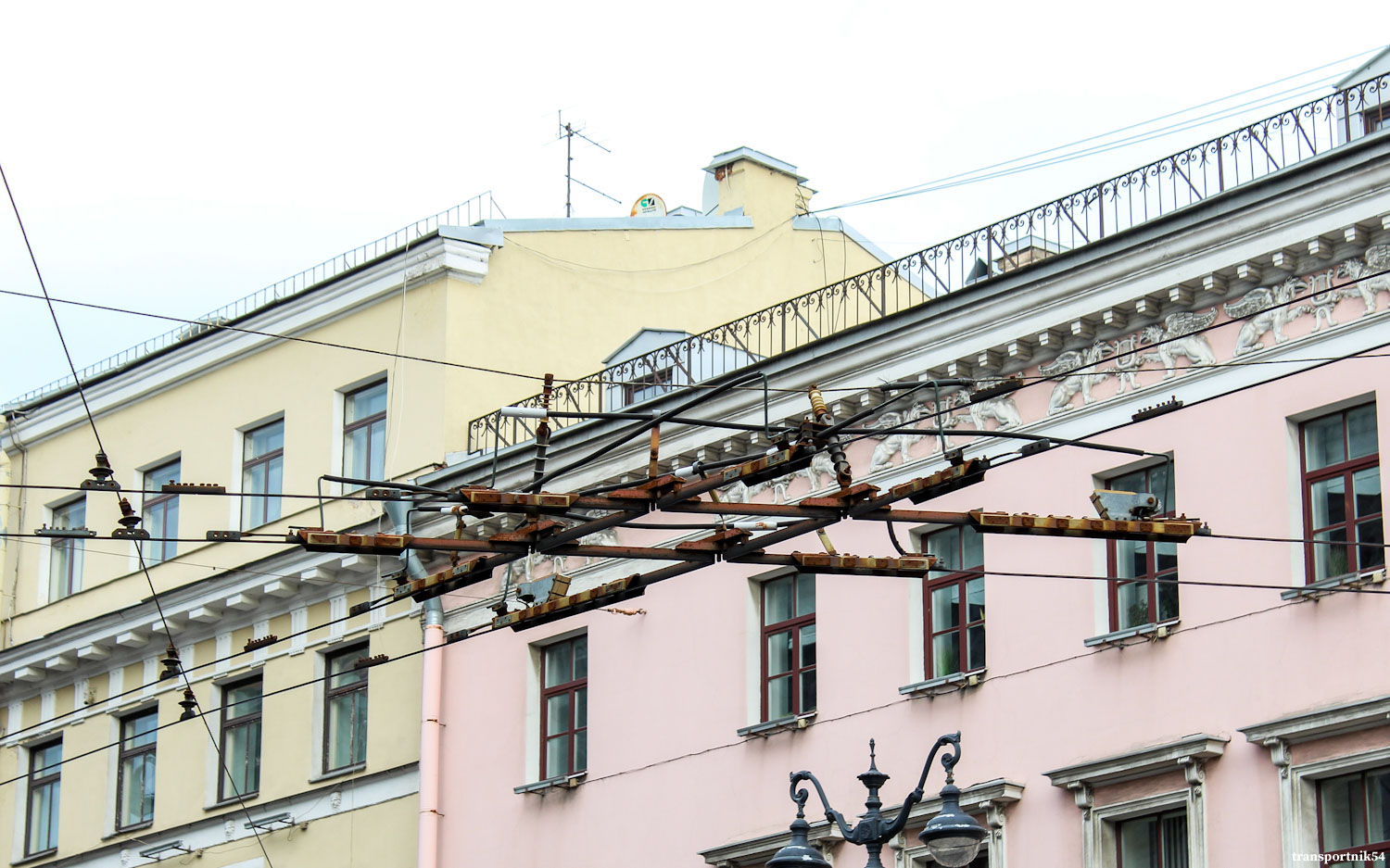 Sankt-Peterburg — Overhead wiring and energy facilities