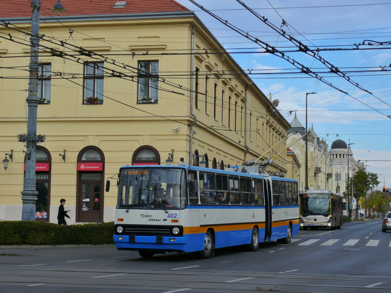 Дебрецен, Ikarus 280.T9.90 № 402