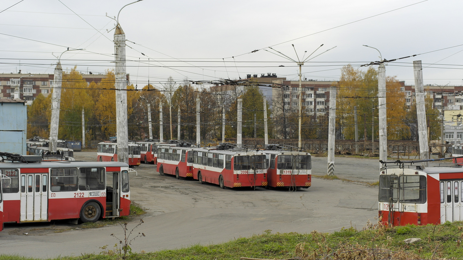 伊熱夫斯克, ZiU-682V-012 [V0A] # 2096; 伊熱夫斯克 — Trolleybus deport # 1