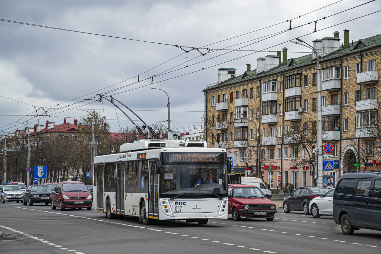 Брест, МАЗ-203Т70 № 037