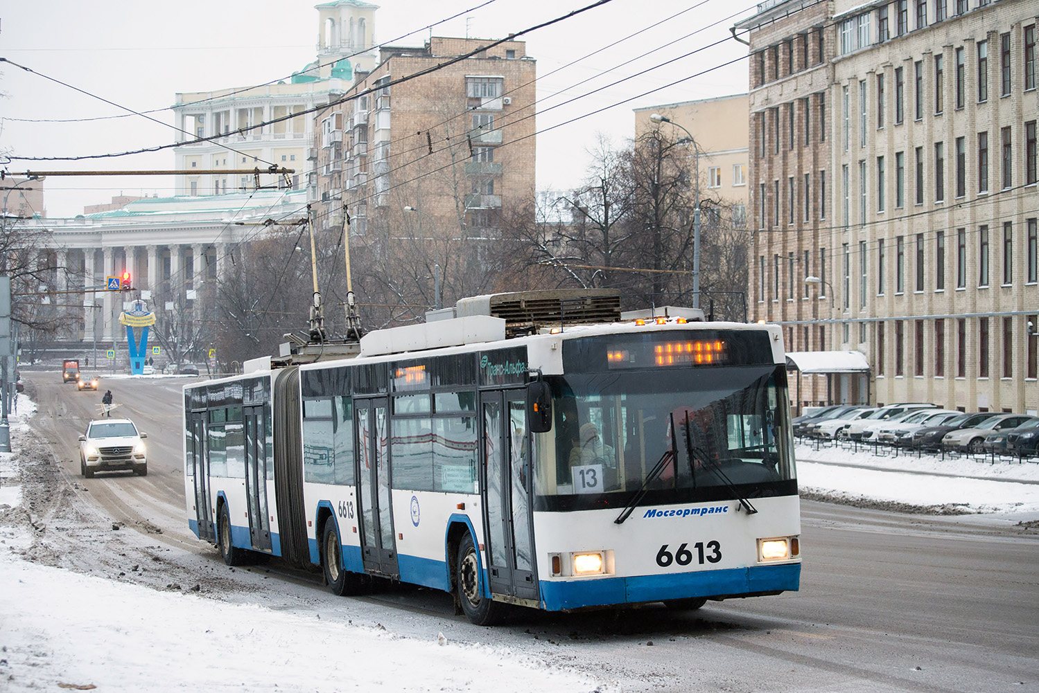 Moskau, VMZ-62151 “Premier” Nr. 6613