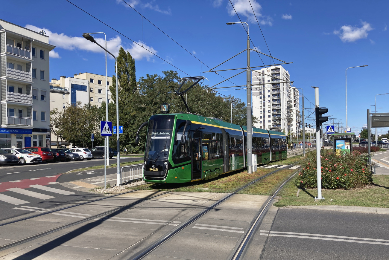 Познань, Modertrans Moderus Gamma LF 04 AC BD № 942 Познань, Modertrans Moderus Gamma LF 04 AC BD № 942