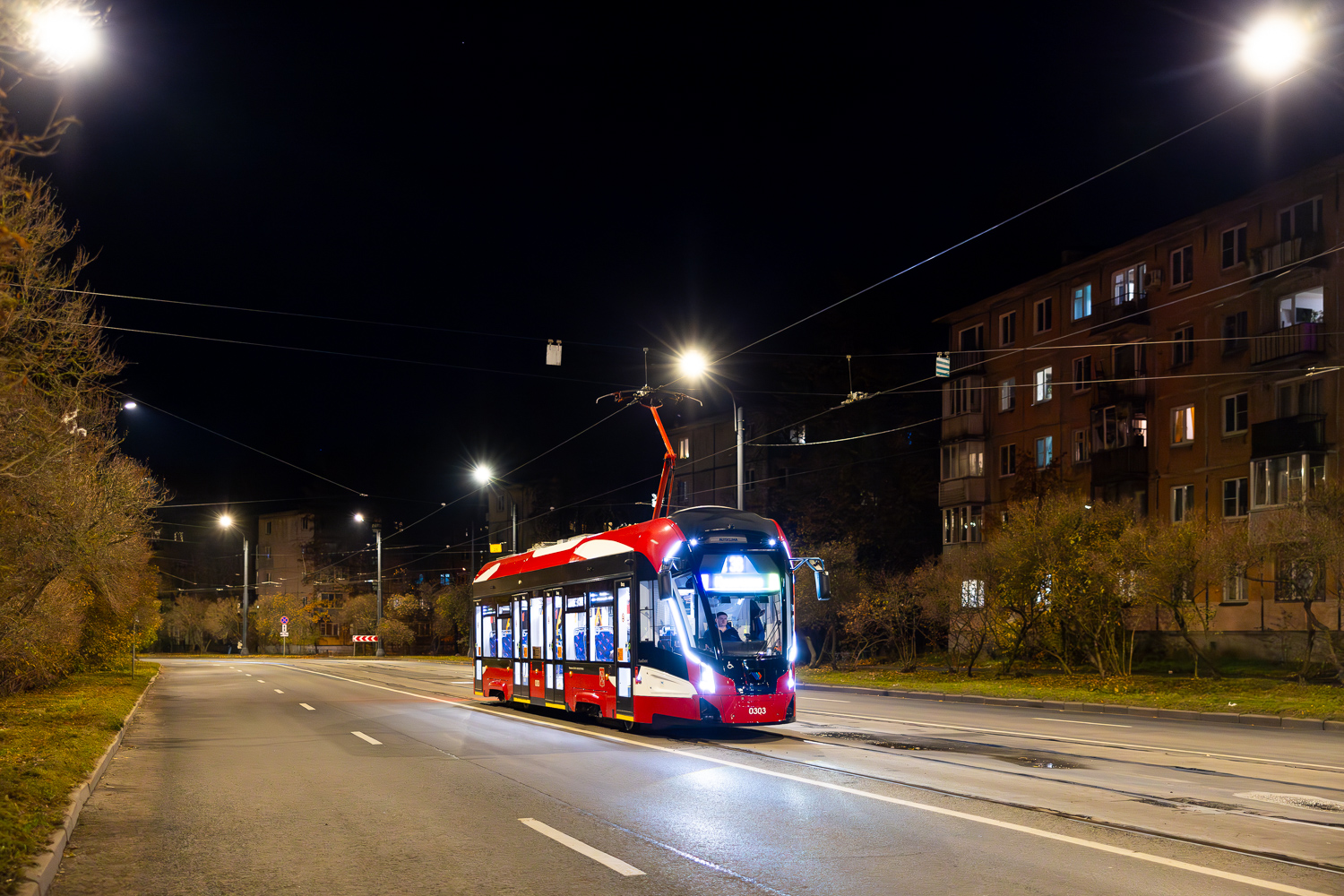 Санкт Петербург, 71-911ЕМ «Львёнок» № 0303