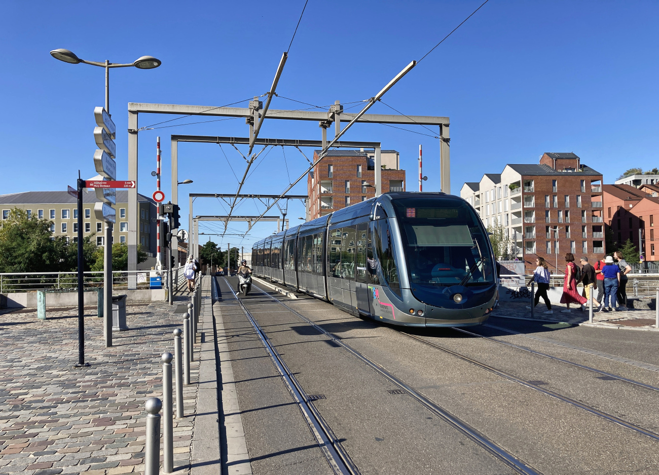 Bordeaux, Alstom Citadis 402 № 1312; Bordeaux — Tramway Lines and Infrastructure