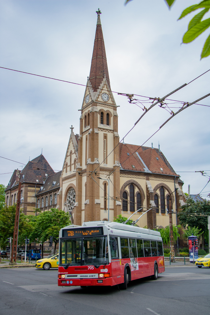 Budapeszt, Ikarus 412.81 Nr 705